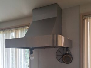 神奈川のキッチン取付け隊　洗エールレンジフードへ取替　施工前